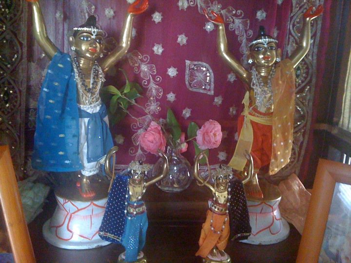 nitai gaur deities in two sizes, small gaura nitai large nitai gaur deities both beautiful